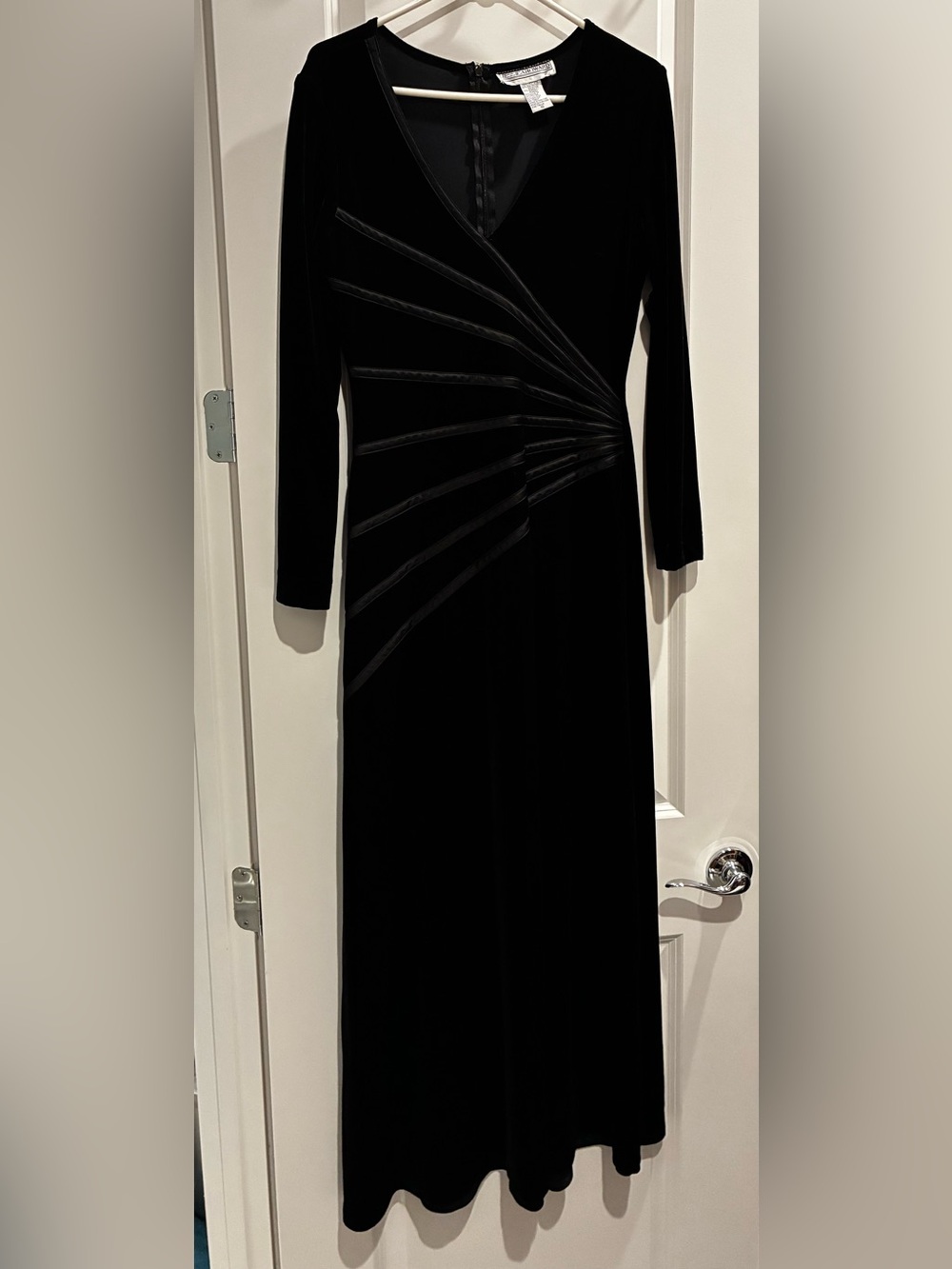 Vintage Jessica Howard Black Velvet Long Sleeve Wrap-Detail Dress size 10